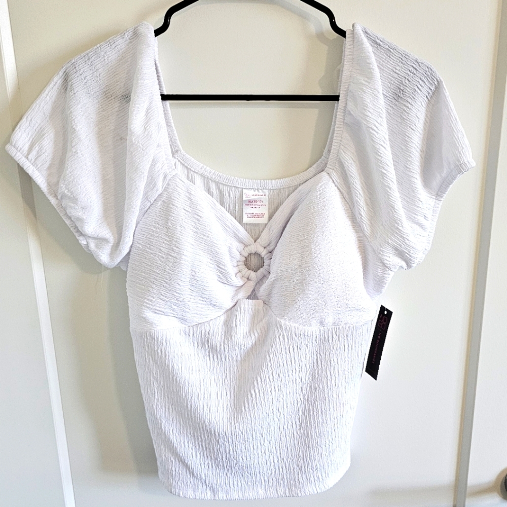 No Boundaries white puff shoulder crop top, XL